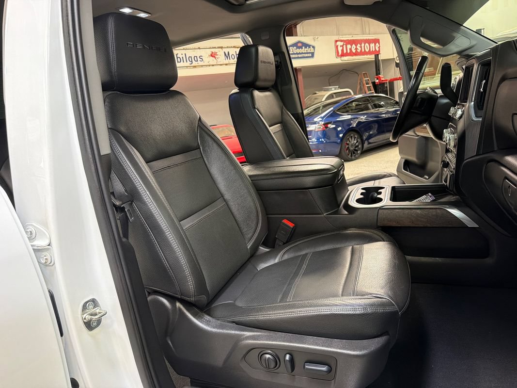 Used 2023 GMC Sierra 3500 Denali AWD/4WD image 39