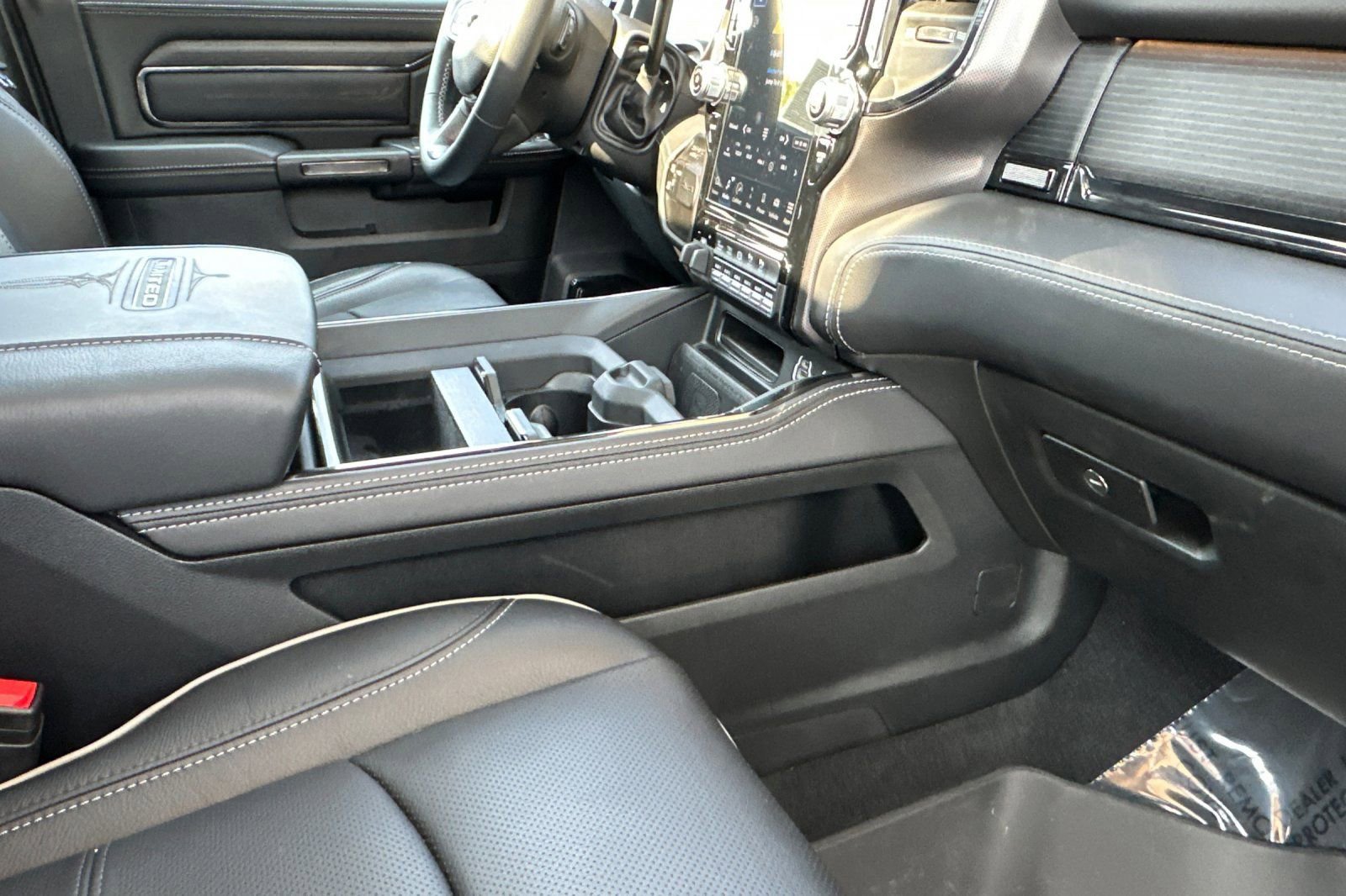 Used 2024 RAM 3500 Limited image 16