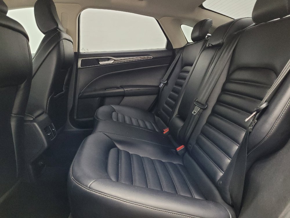 Used 2020 Ford Fusion SEL FWD image 18