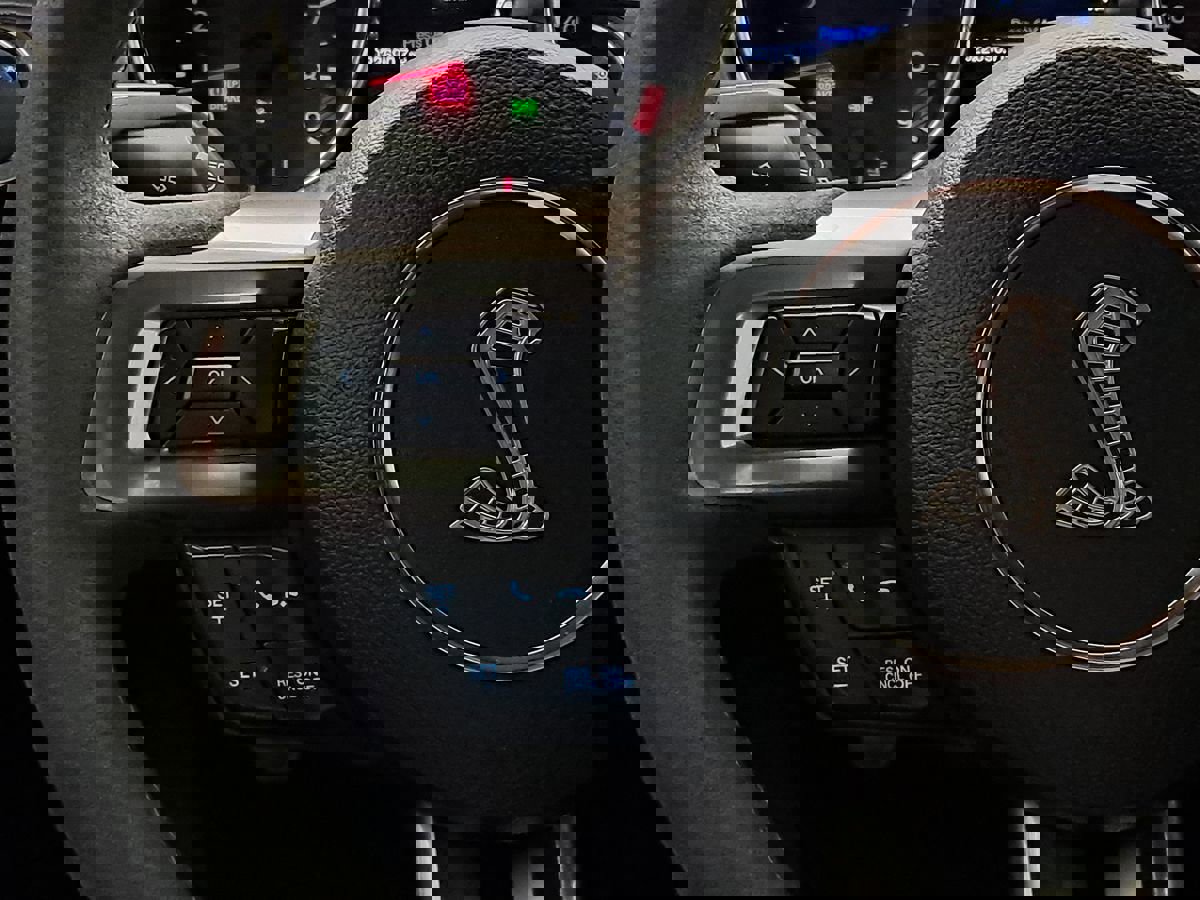 Used 2016 Ford Mustang Shelby GT350 w/ Technology Package image 11