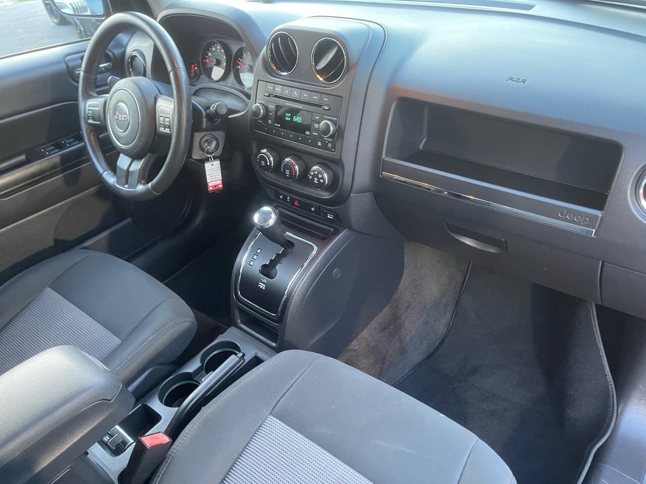 Used 2013 Jeep Compass Latitude AWD/4WD image 25
