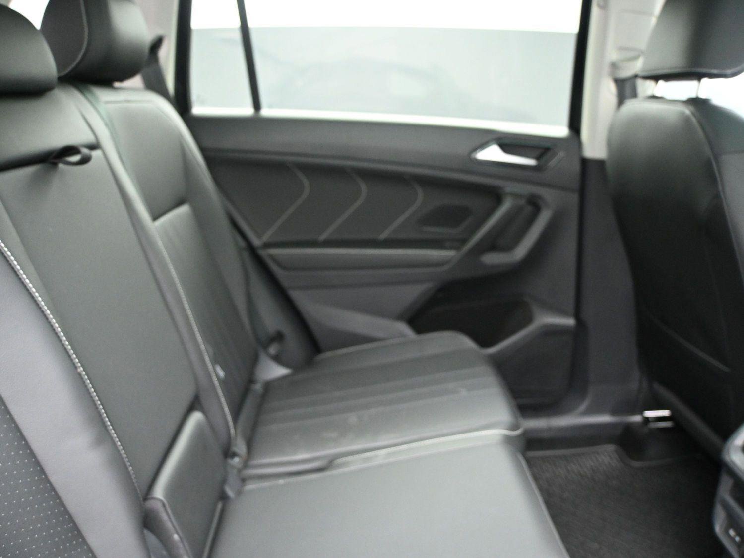 Used 2023 Volkswagen Tiguan SE w/ Panoramic Sunroof Package AWD/4WD image 19