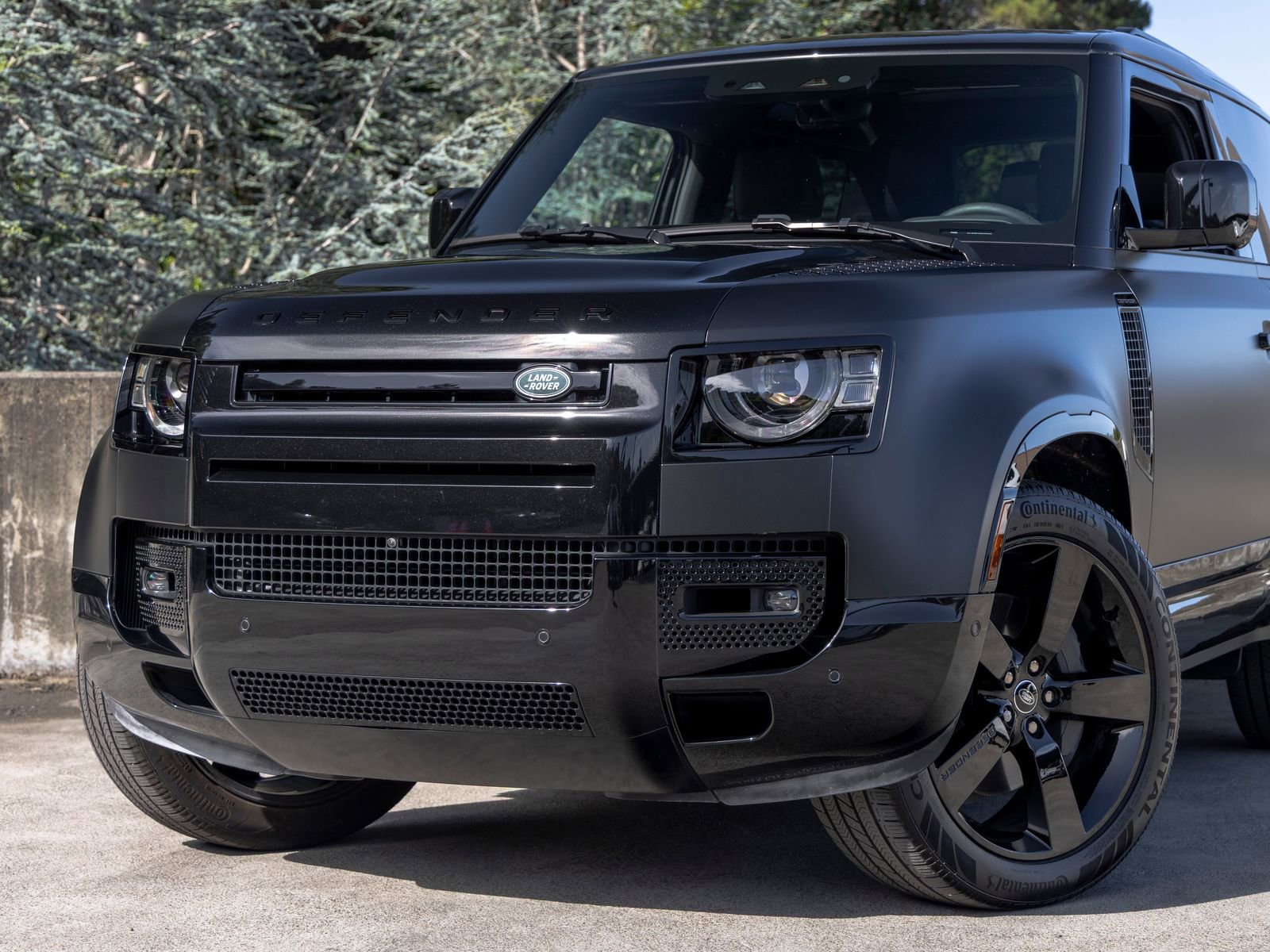 Used 2025 Land Rover Defender 90 X-Dynamic SE AWD/4WD image 7
