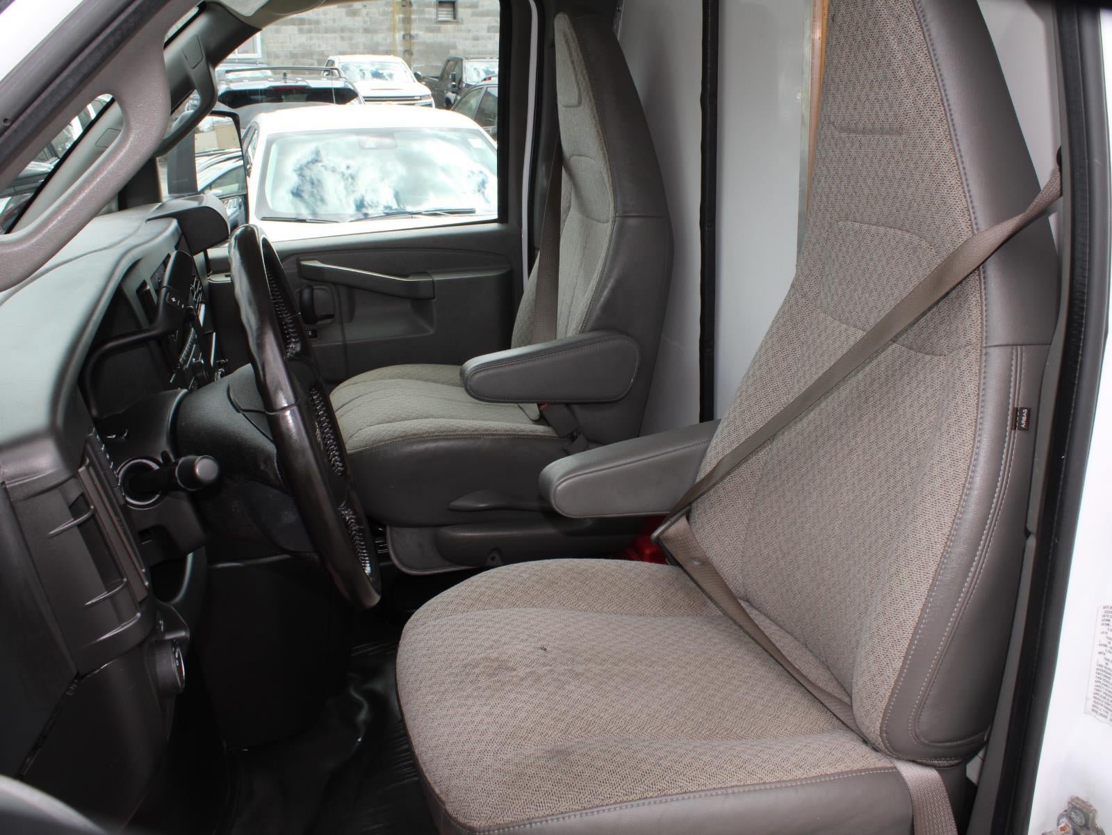 Used 2021 GMC Savana 4500 w/ Power Convenience Package RWD image 8