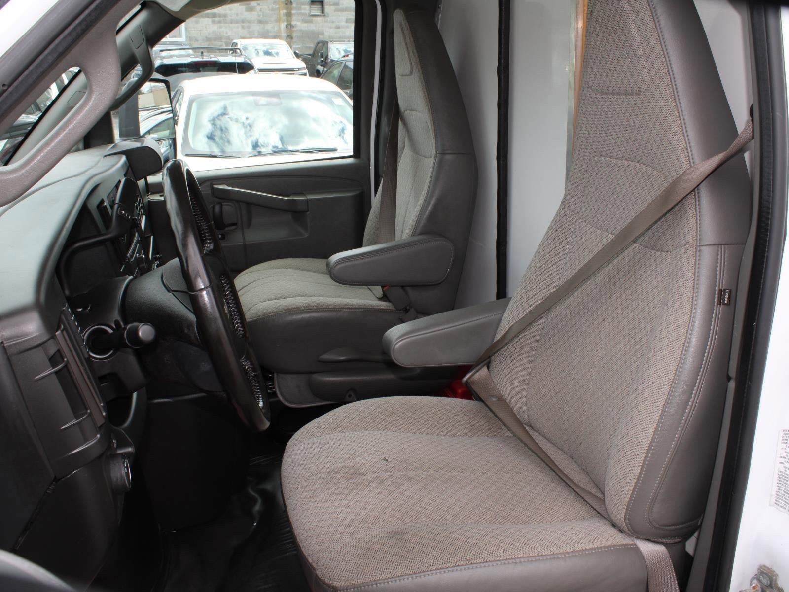 Used 2021 GMC Savana 4500 w/ Power Convenience Package RWD image 8