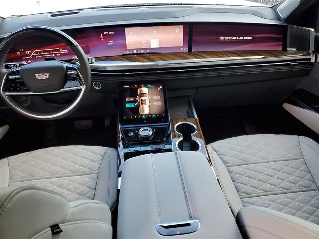 Certified 2026 Cadillac Escalade ESV Platinum Luxury image 18