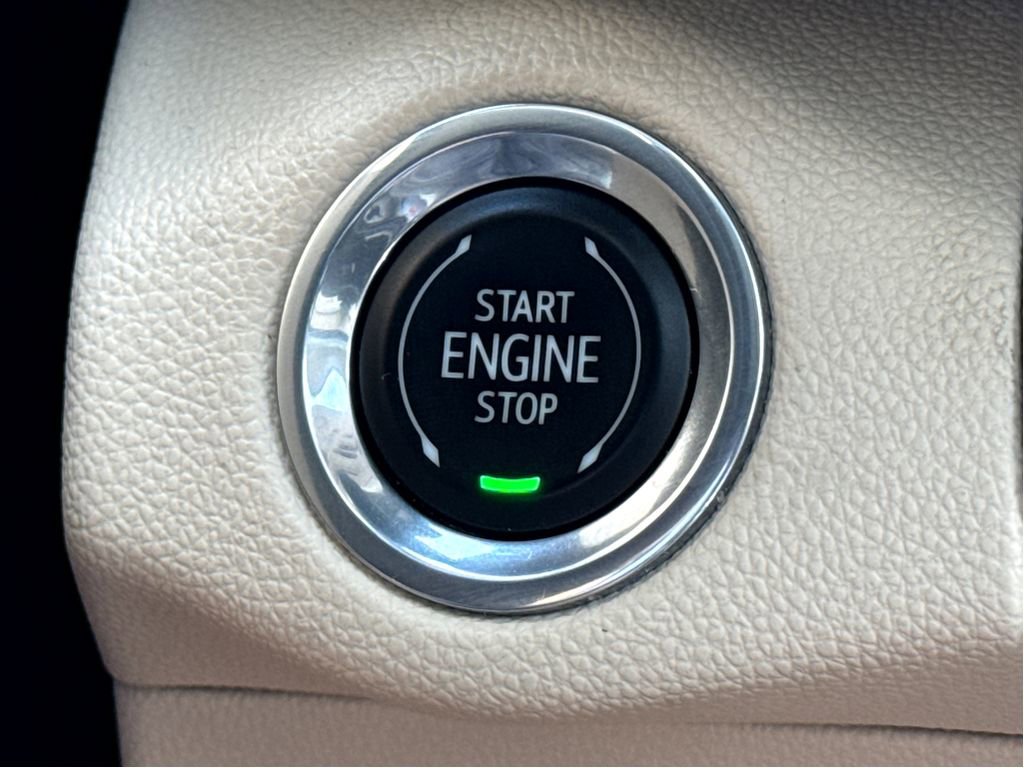 Used 2022 Buick Envision Essence w/ Technology Package I image 18