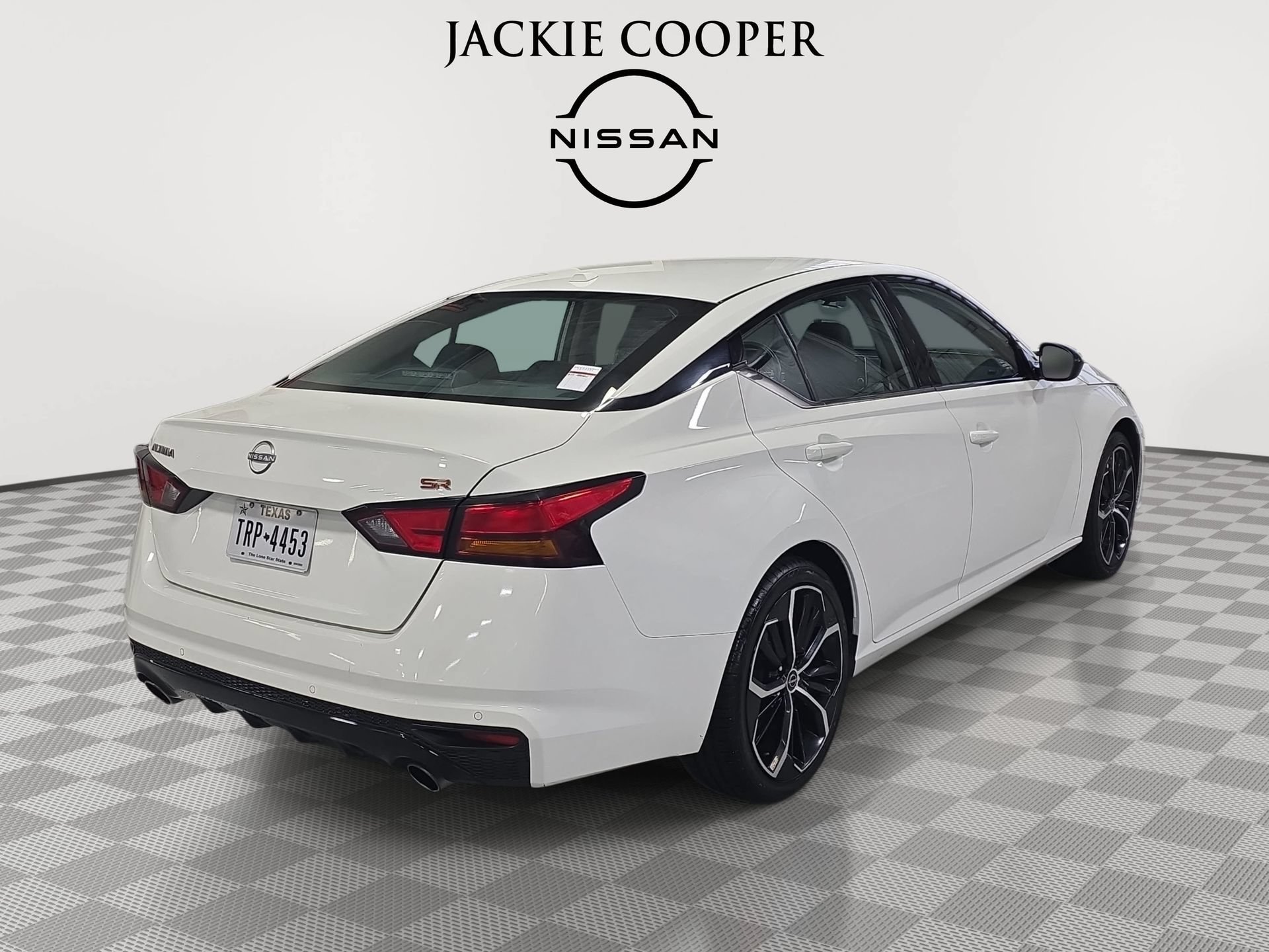 Used 2024 Nissan Altima 2.5 SR FWD image 5