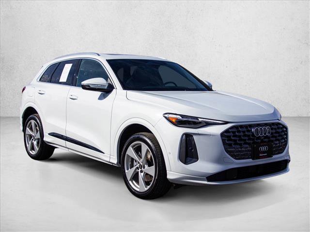 Certified 2025 Audi Q5 Premium Plus w/ Premium Plus image 3