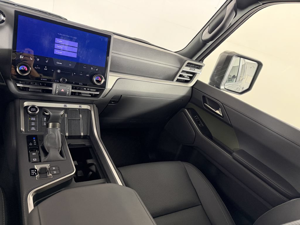 Used 2025 Lexus GX 550 AWD/4WD image 15