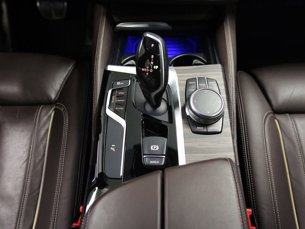 Used 2020 BMW 540i xDrive w/ M Sport Package image 16