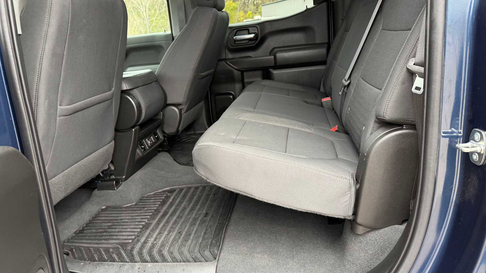 Used 2022 Chevrolet Silverado 1500 LT image 8