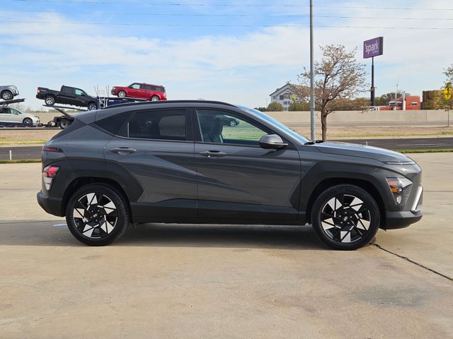 Used 2025 Hyundai Kona SEL image 4