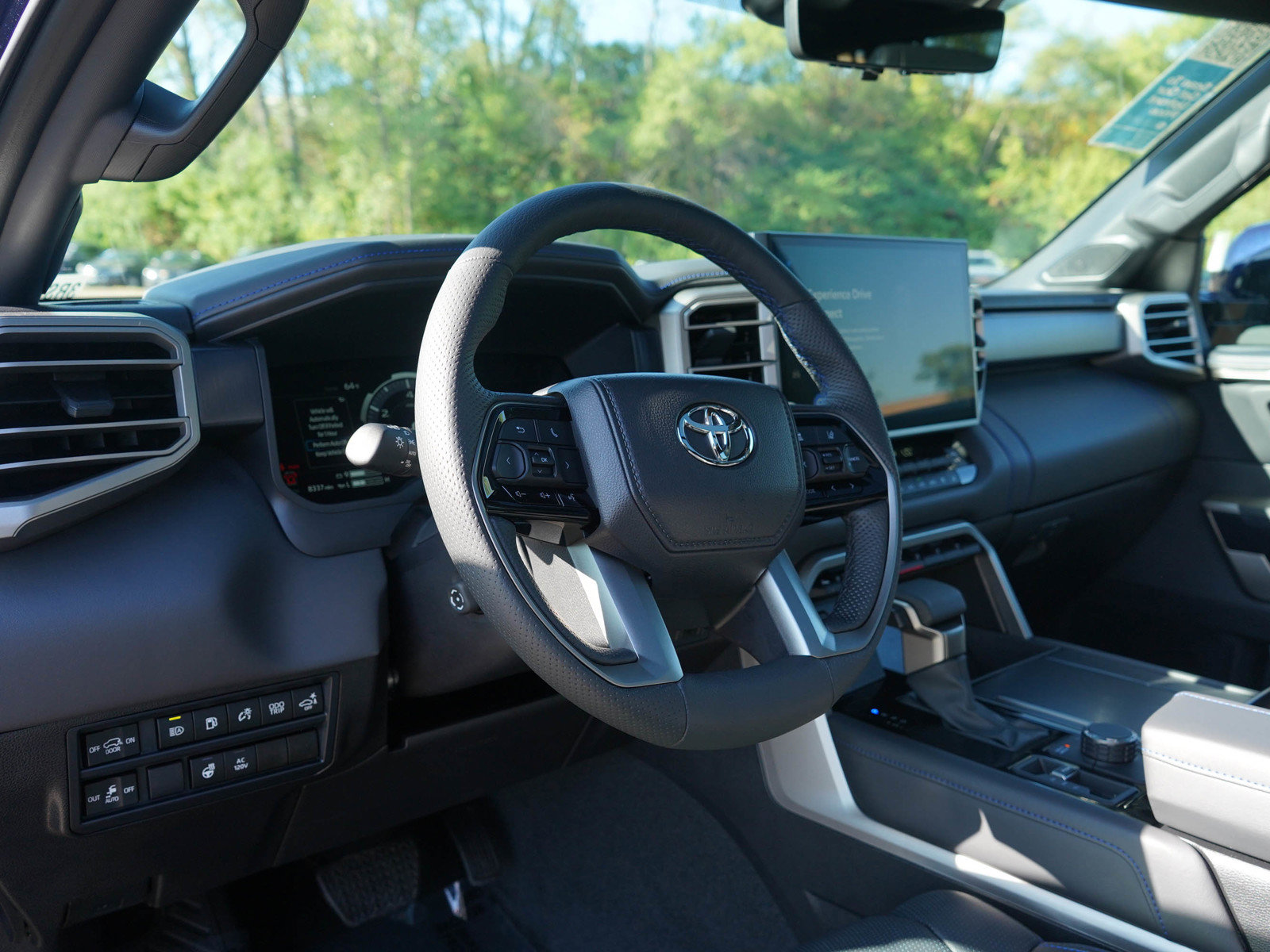 Used 2026 Toyota Sequoia Platinum AWD/4WD image 27