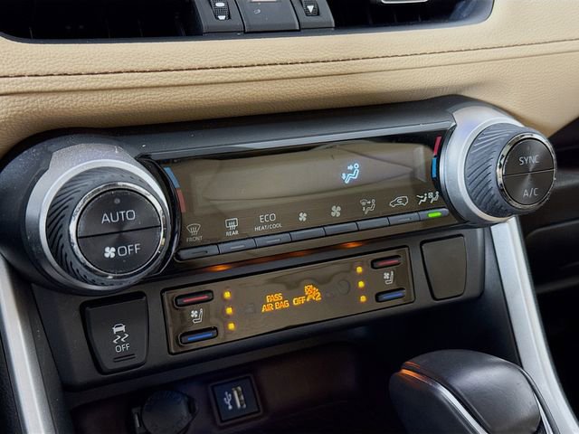 Used 2023 Toyota RAV4 Limited image 16