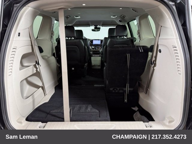 Used 2024 Chrysler Pacifica Touring-L FWD image 39