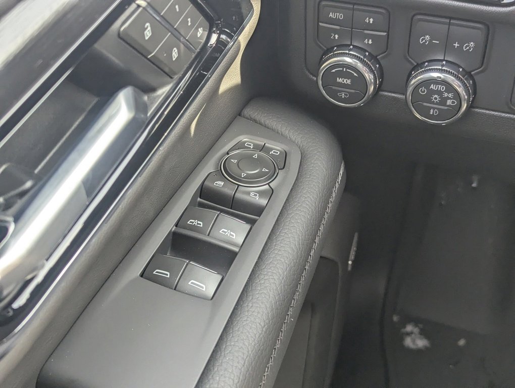 New 2026 GMC Yukon Denali w/ Sun & Power Step Package image 24