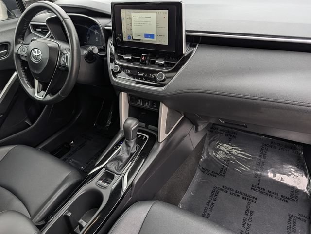 Used 2025 Toyota Corolla Cross XLE w/ Convenience Package FWD image 33