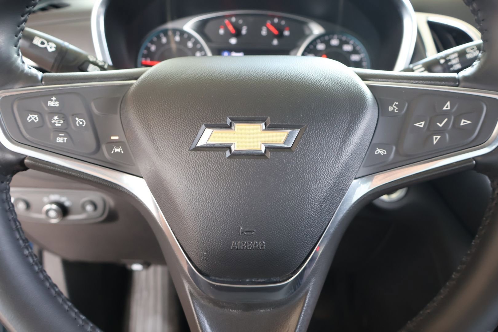 Used 2020 Chevrolet Equinox LT w/ Sport Edition image 21