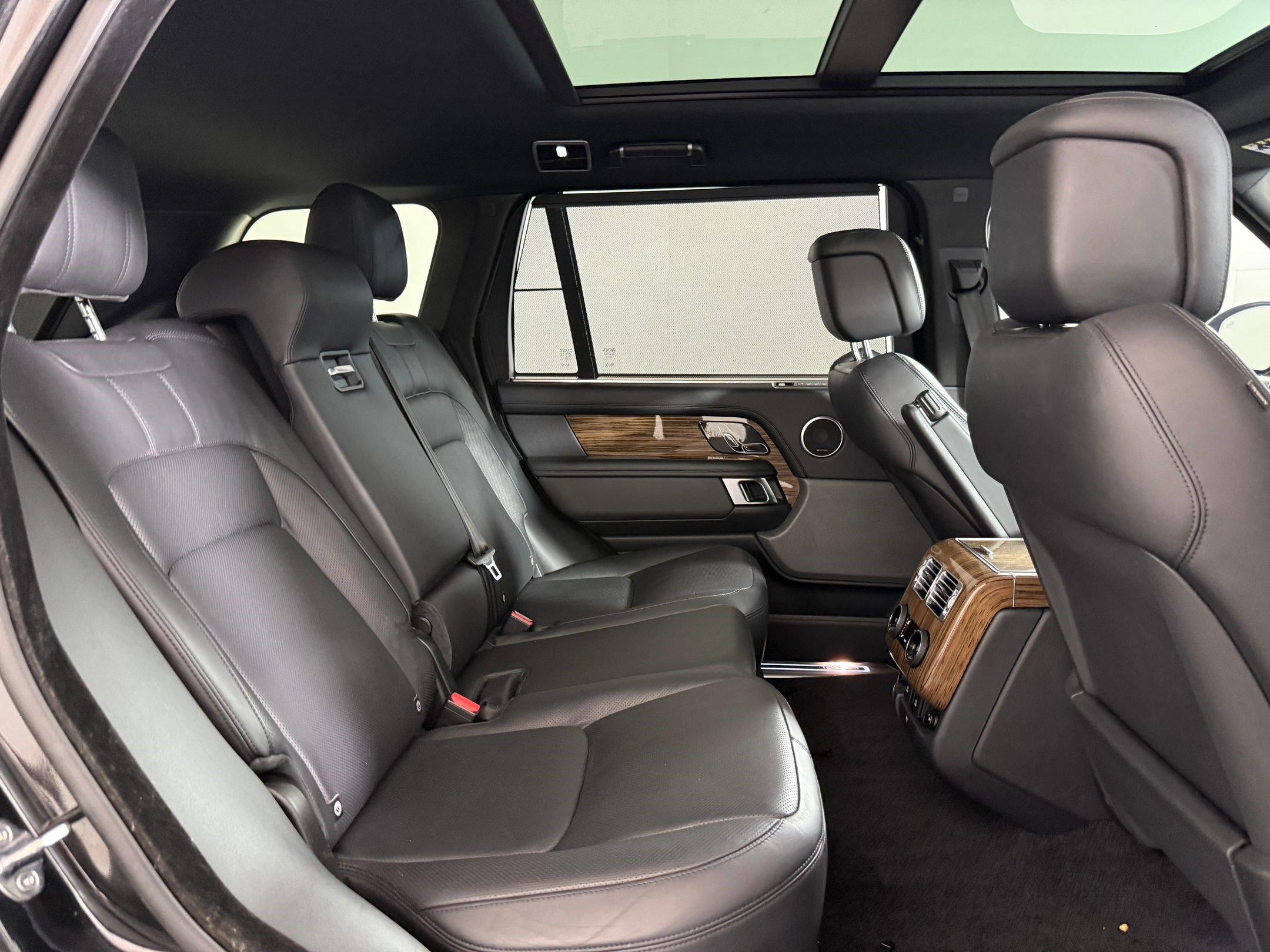 Used 2019 Land Rover Range Rover Long Wheelbase Supercharged AWD/4WD image 30