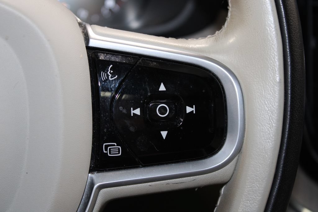 Used 2020 Volvo XC60 T5 Inscription FWD image 22