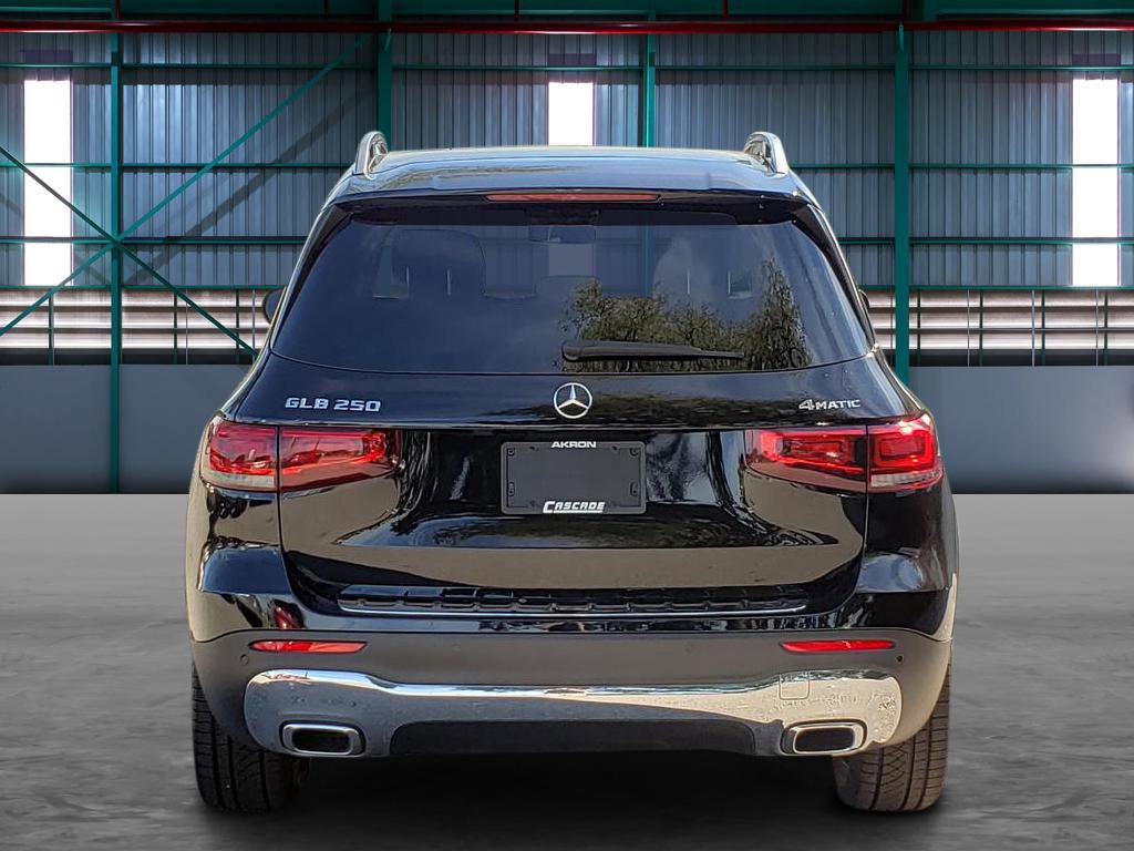 Used 2023 Mercedes-Benz GLB 250 4MATIC image 4