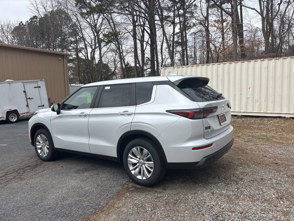 New 2026 Mitsubishi Outlander ES AWD/4WD image 8