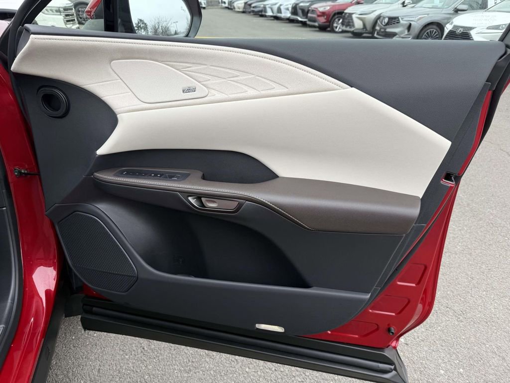 Used 2025 Lexus RX 450h Luxury image 16