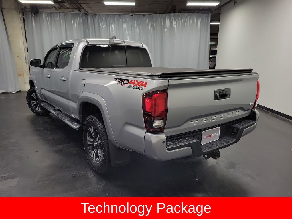 Used 2018 Toyota Tacoma TRD Sport image 6