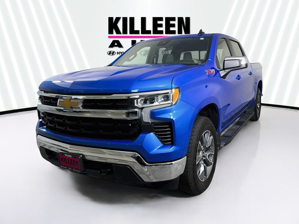 Used 2025 Chevrolet Silverado 1500 LT w/ Z71 Off-Road Package AWD/4WD image 3
