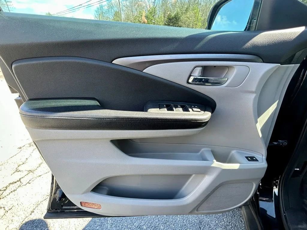 Used 2017 Honda Pilot EX-L image 13