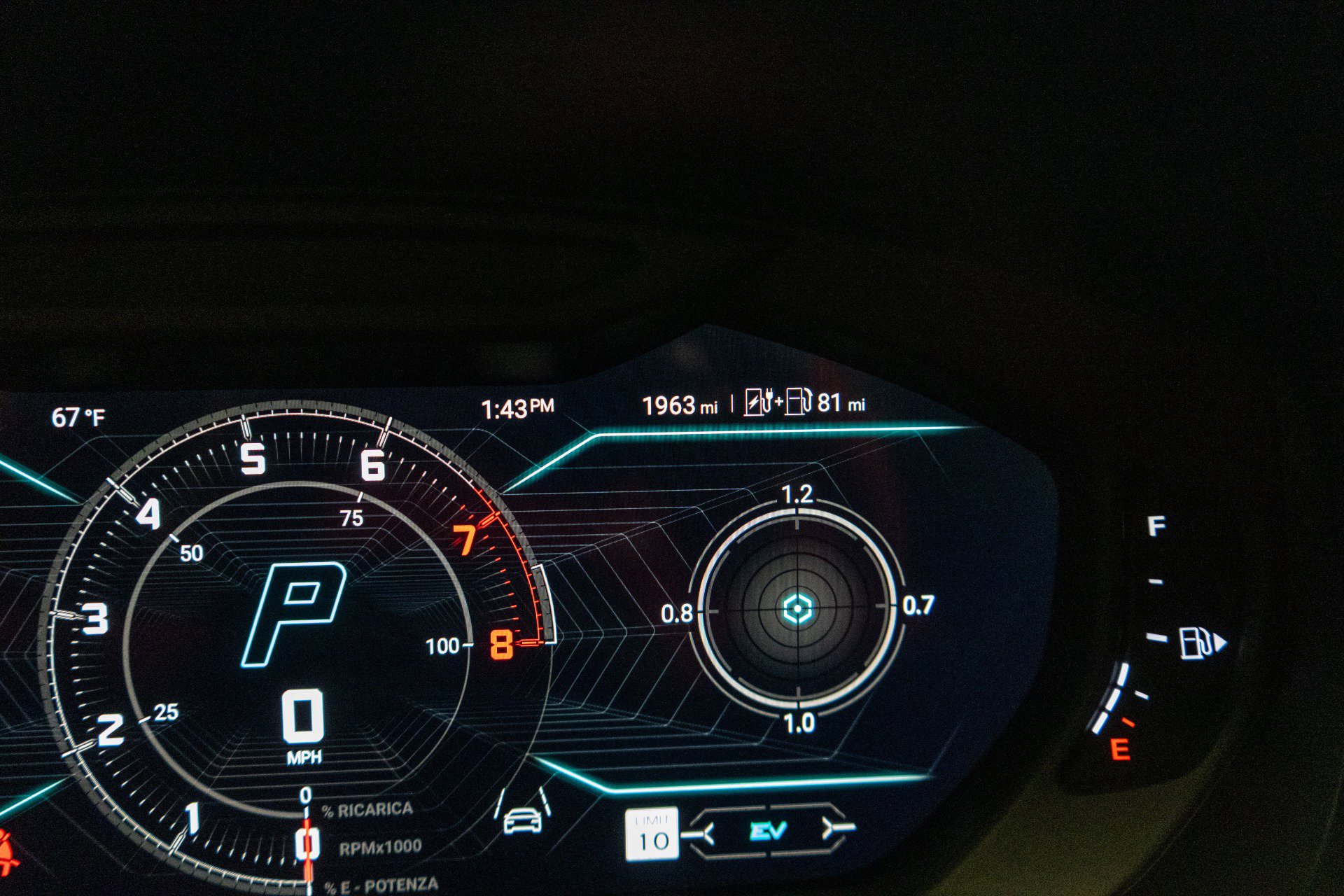 Used 2025 Lamborghini Urus SE image 22