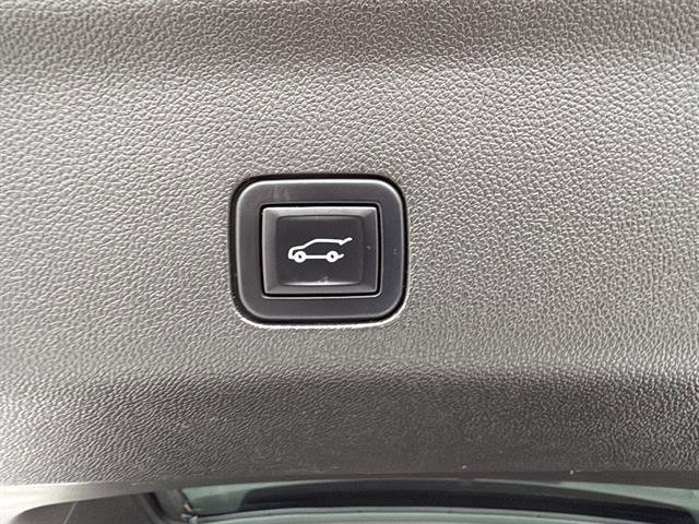 Used 2022 Chevrolet Tahoe RST w/ Luxury Package image 14