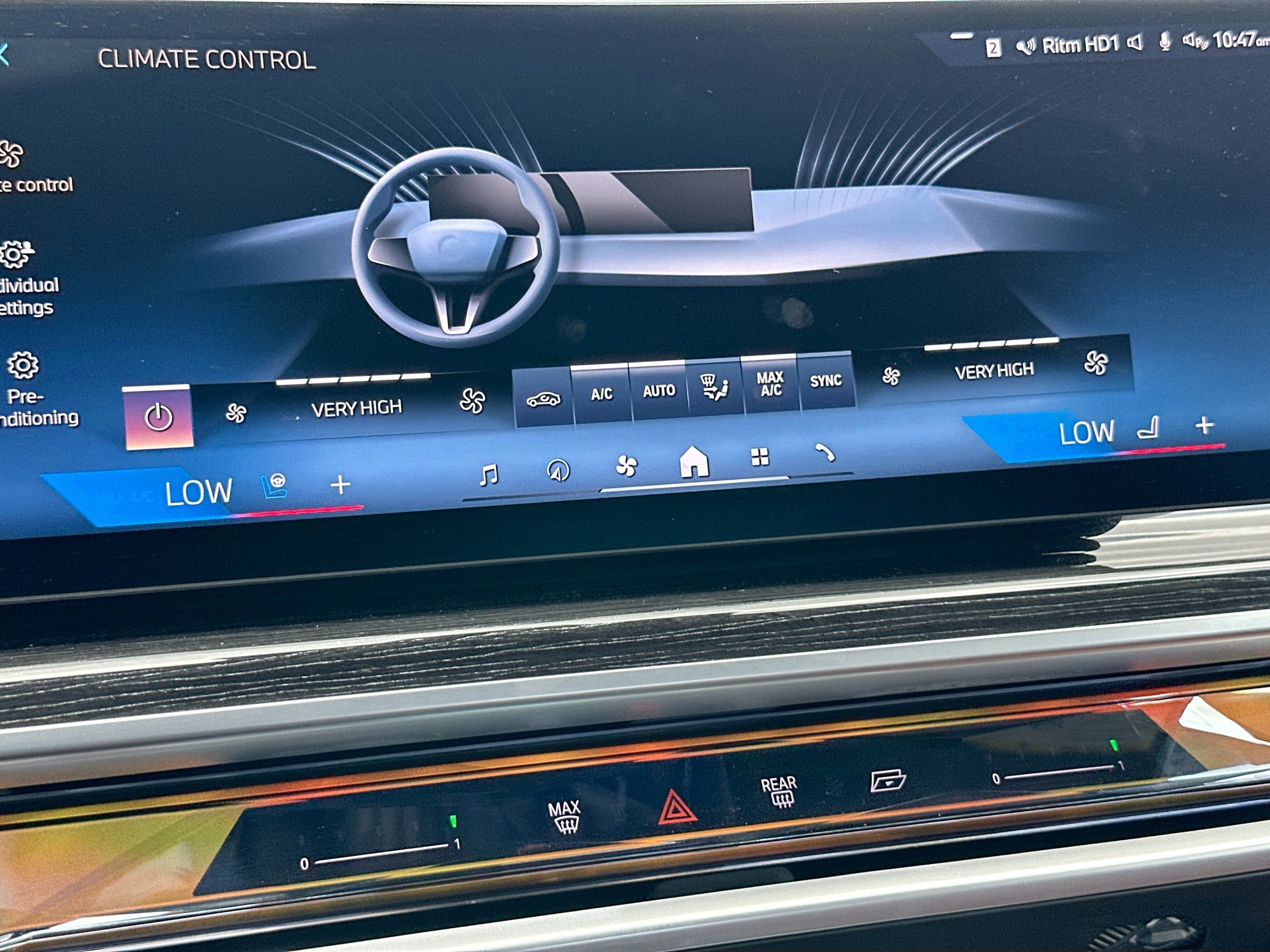Used 2024 BMW i7 xDrive60 w/ Premium Package AWD/4WD image 15