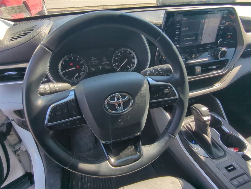 Used 2021 Toyota Highlander XLE image 21
