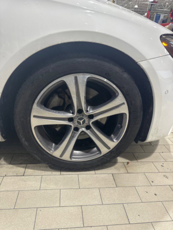 Used 2018 Mercedes-Benz E 300 4MATIC image 5