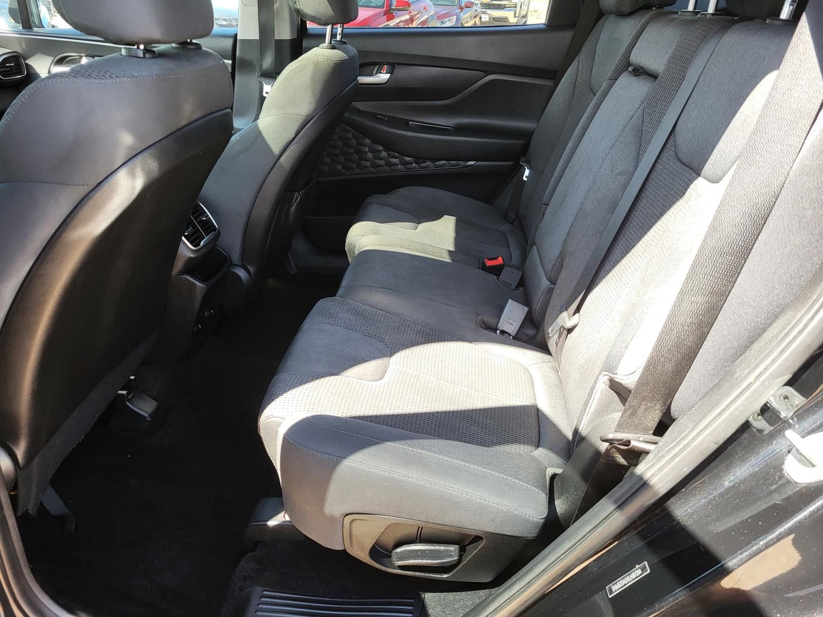 Used 2020 Hyundai Santa Fe SE FWD image 12