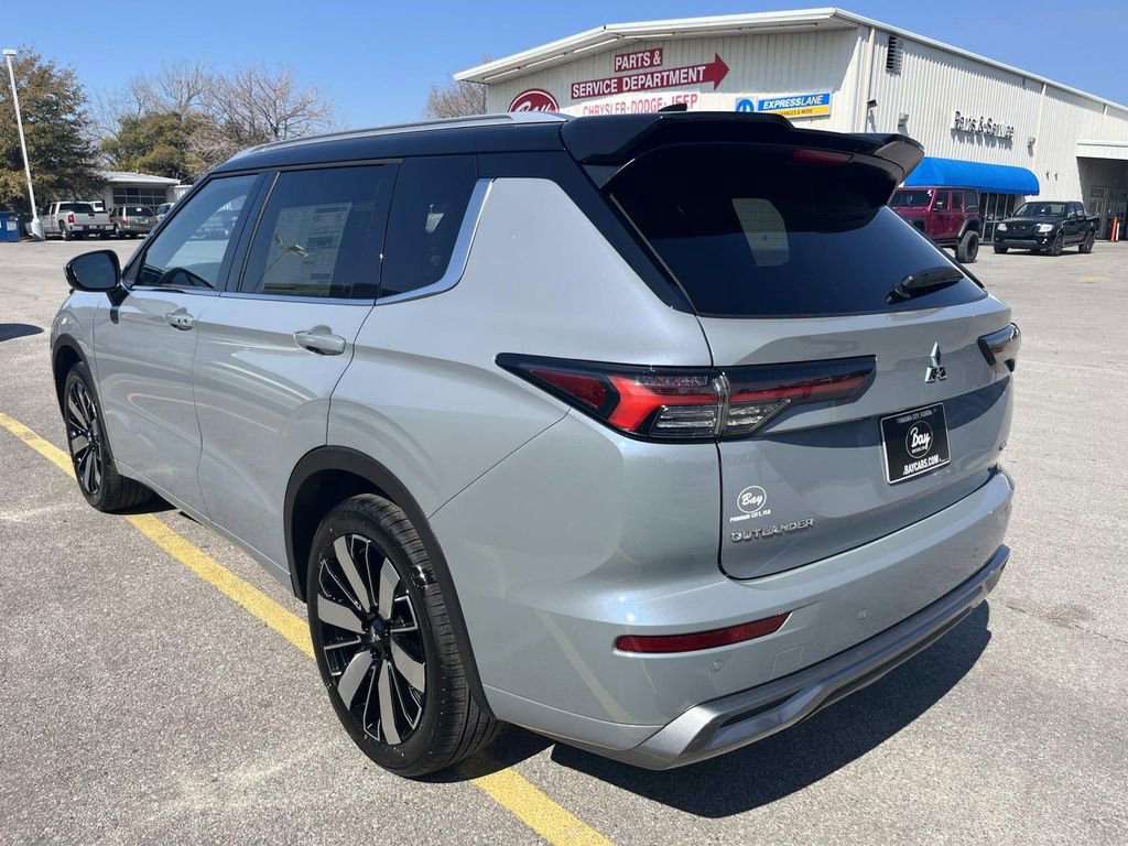 New 2026 Mitsubishi Outlander SEL FWD image 3