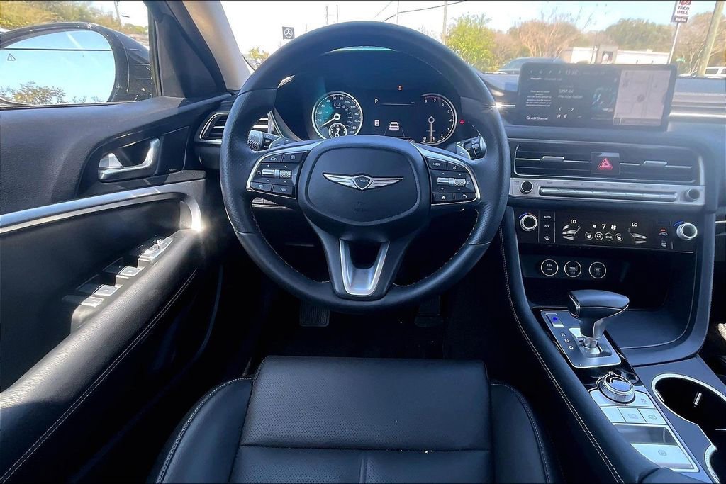 Used 2025 Genesis G70 2.5T image 8