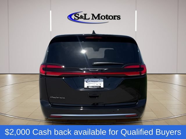 New 2027 Chrysler Pacifica Select FWD image 10