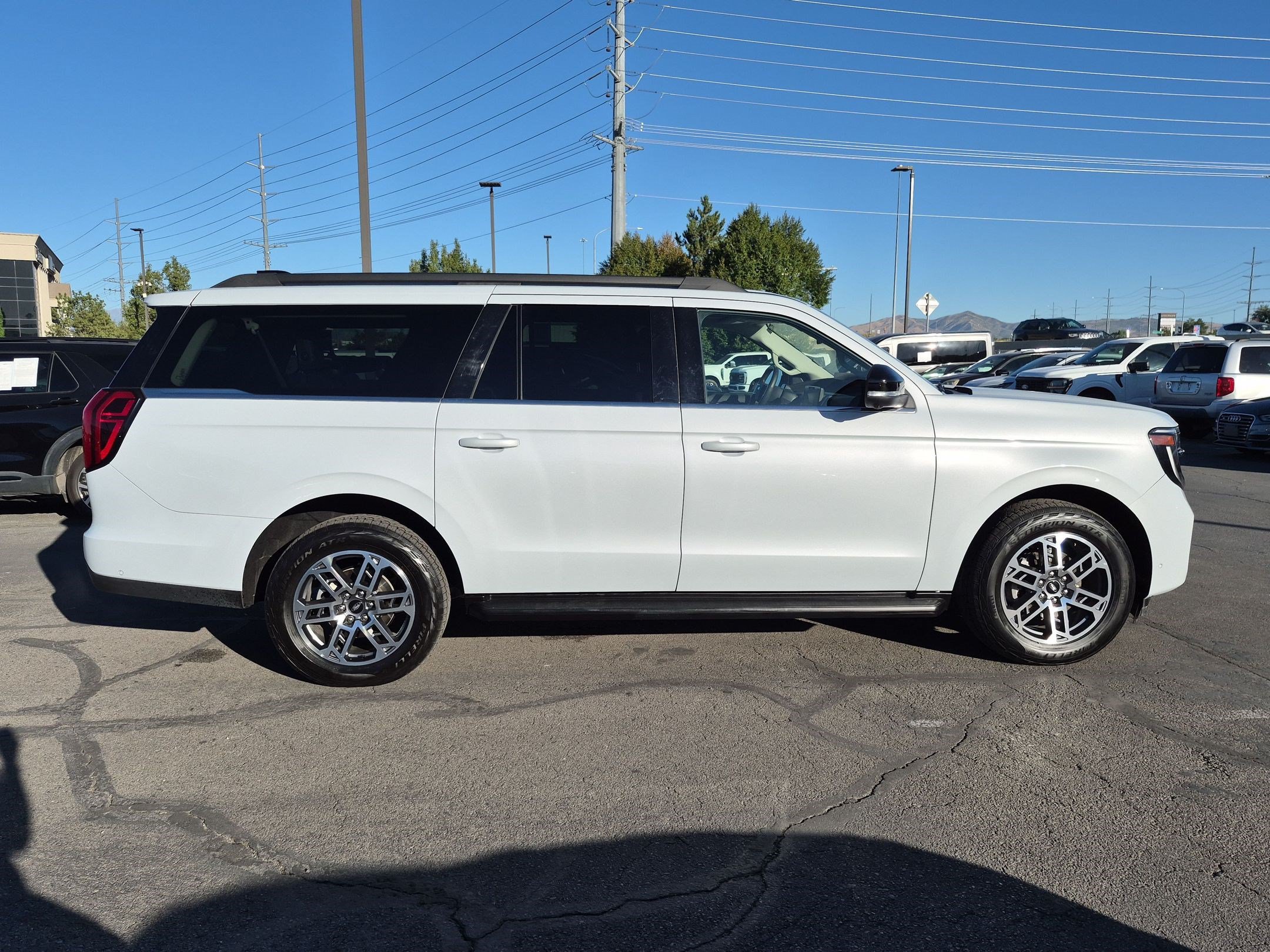 Used 2025 Ford Expedition Max Active AWD/4WD image 2