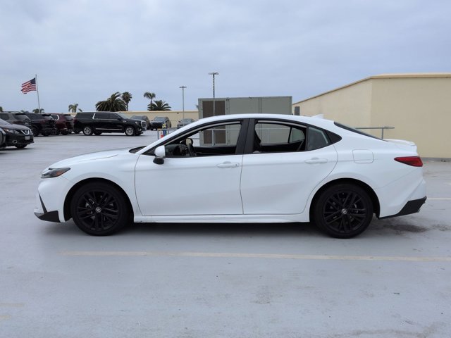 Used 2025 Toyota Camry SE FWD image 8