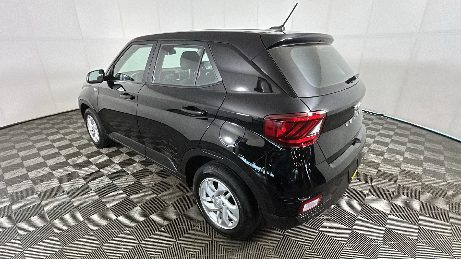 Used 2026 Hyundai Venue SE FWD image 5