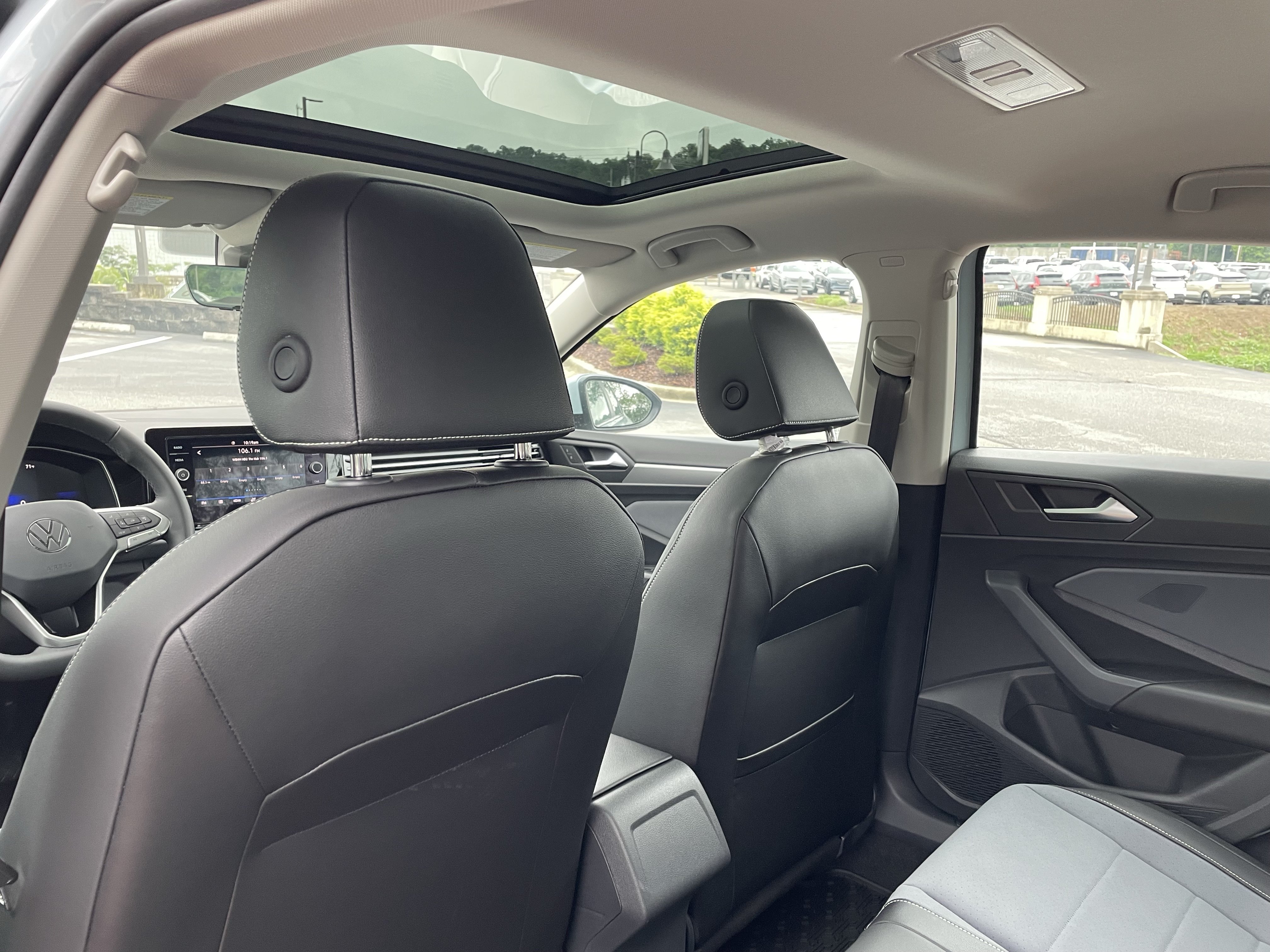 New 2026 Volkswagen Jetta SE FWD image 12