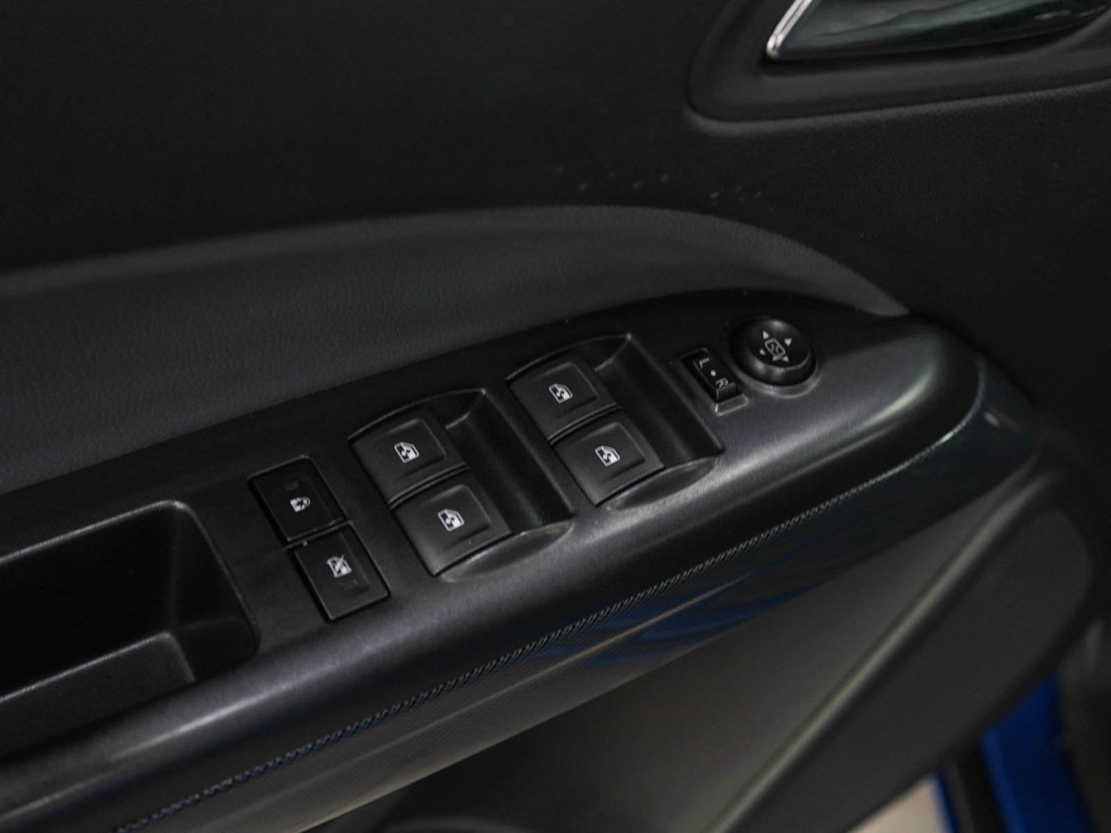 Used 2022 Chevrolet Colorado Z71 AWD/4WD image 18