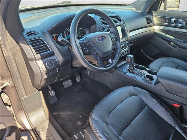 Used 2018 Ford Explorer XLT w/ Equipment Group 202A image 11