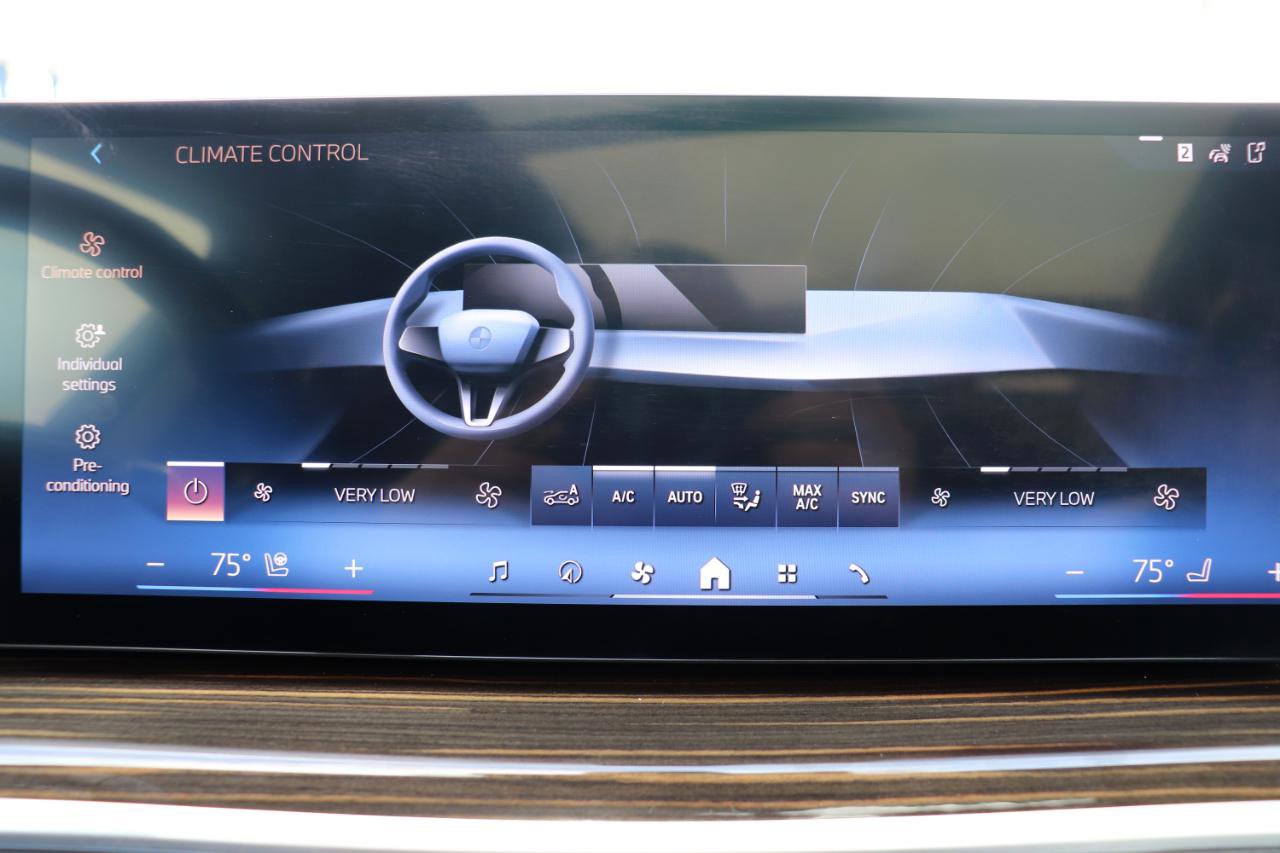 Used 2025 BMW X7 xDrive40i image 53
