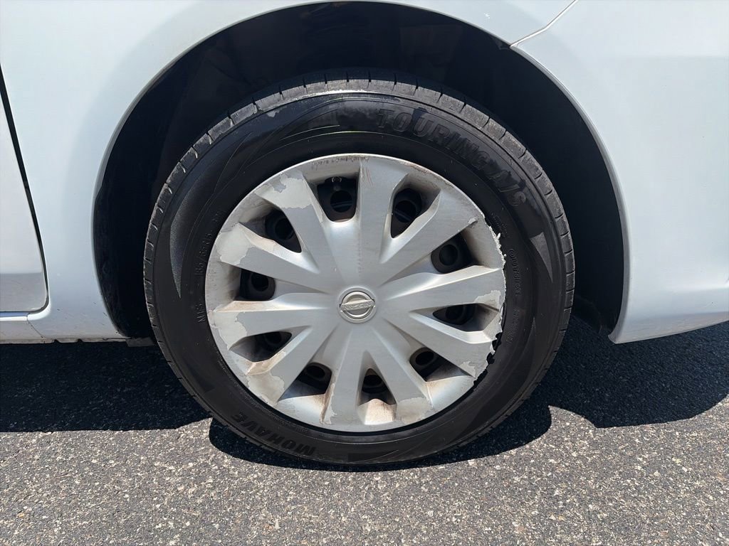 Used 2016 Nissan Versa SV FWD image 9