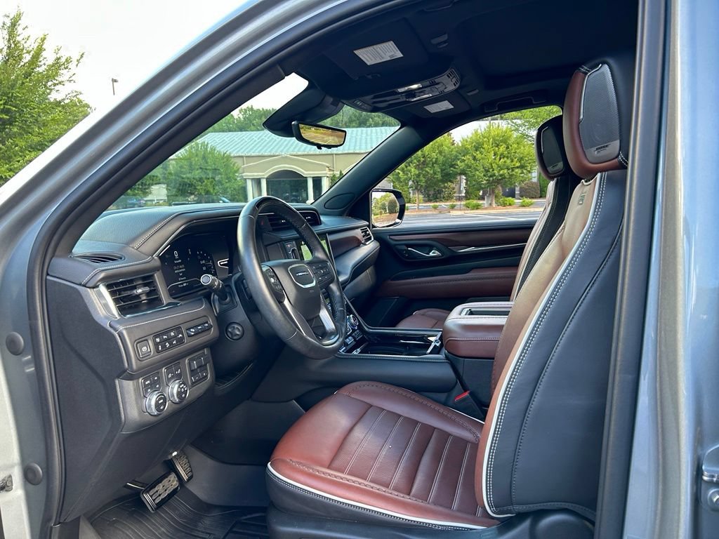 Used 2023 GMC Yukon XL Denali Ultimate AWD/4WD image 42