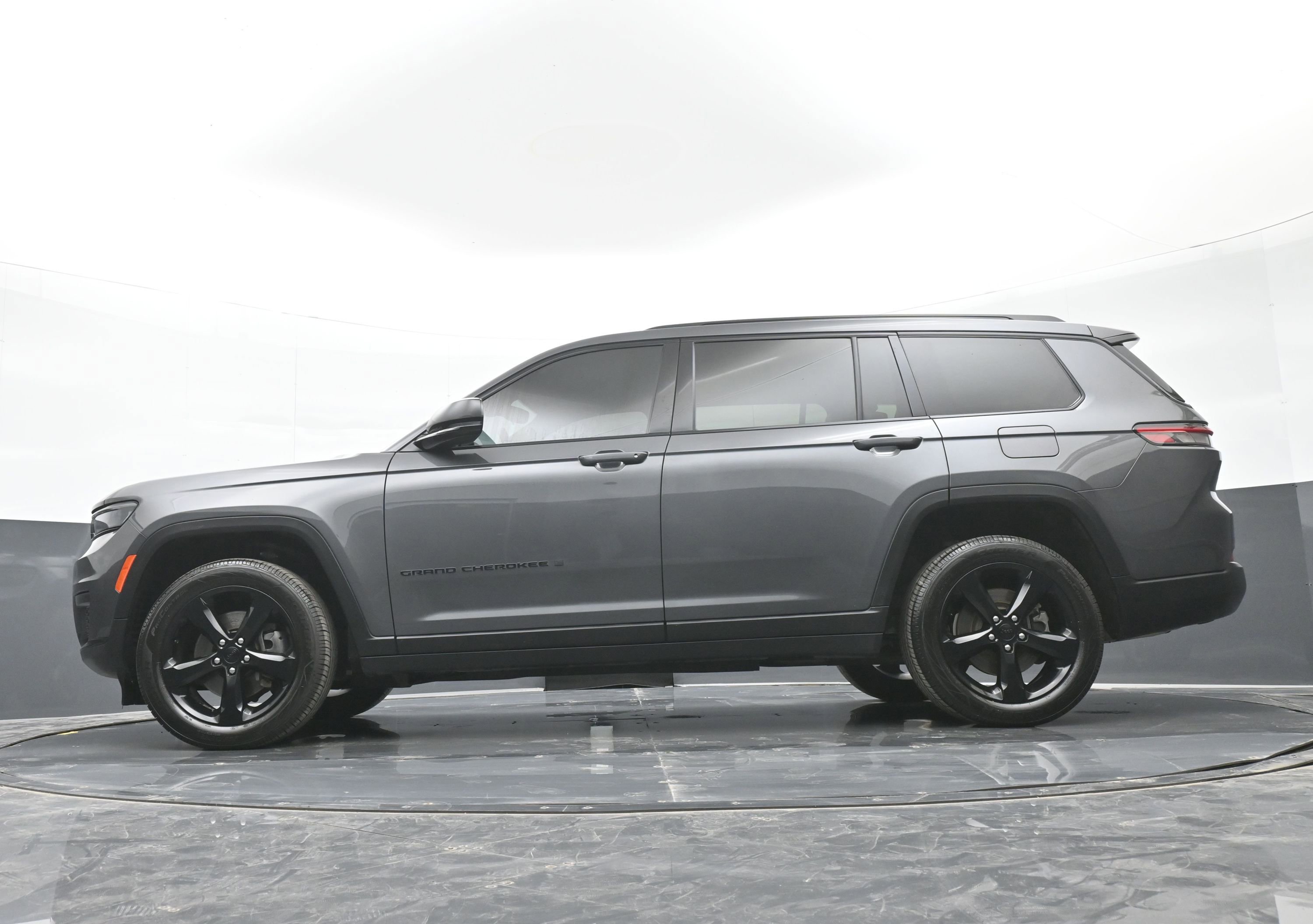 Used 2021 Jeep Grand Cherokee L Laredo AWD/4WD image 45